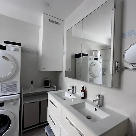 Spacious T2 - Near Place De La Nation Appartement Parijs