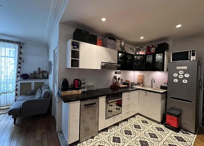 Spacious T2 - Near Place De La Nation *