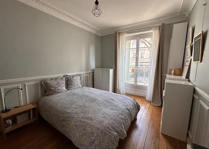 Spacious T2 - Near Place De La Nation Париж